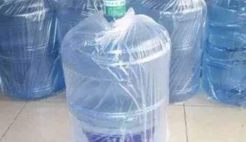 桶装水出现白色絮状物是怎么回事